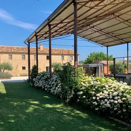 Corte Campioli & Country House 4* Barchi